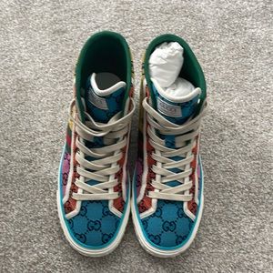 Gucci shoes, size 39